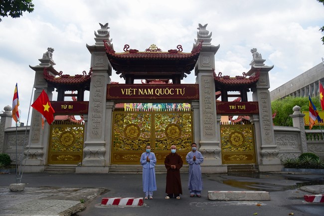 Support to buy Oxygen ventilators for Indians